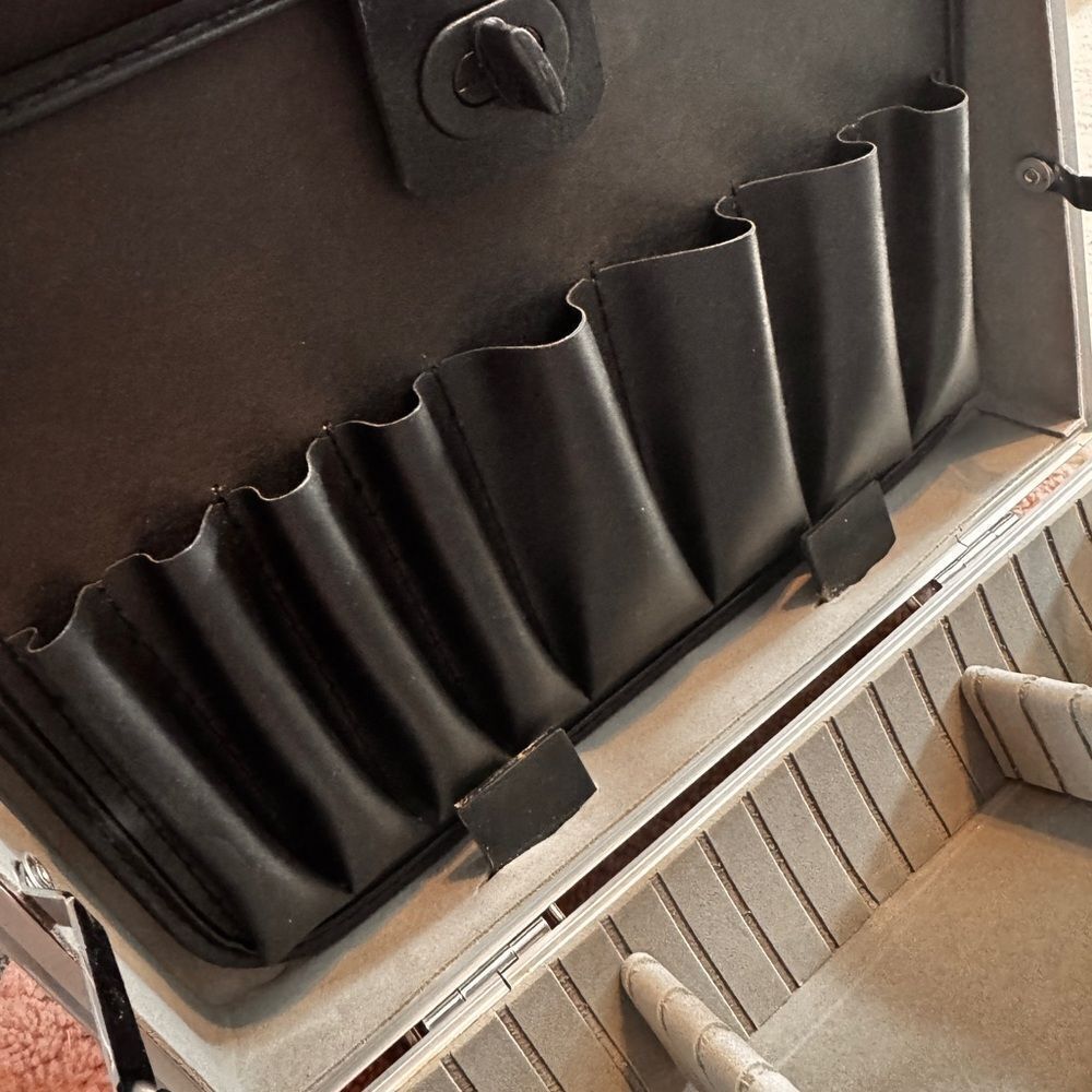 Beauty Control Makeup Case - Picture 8 of 14